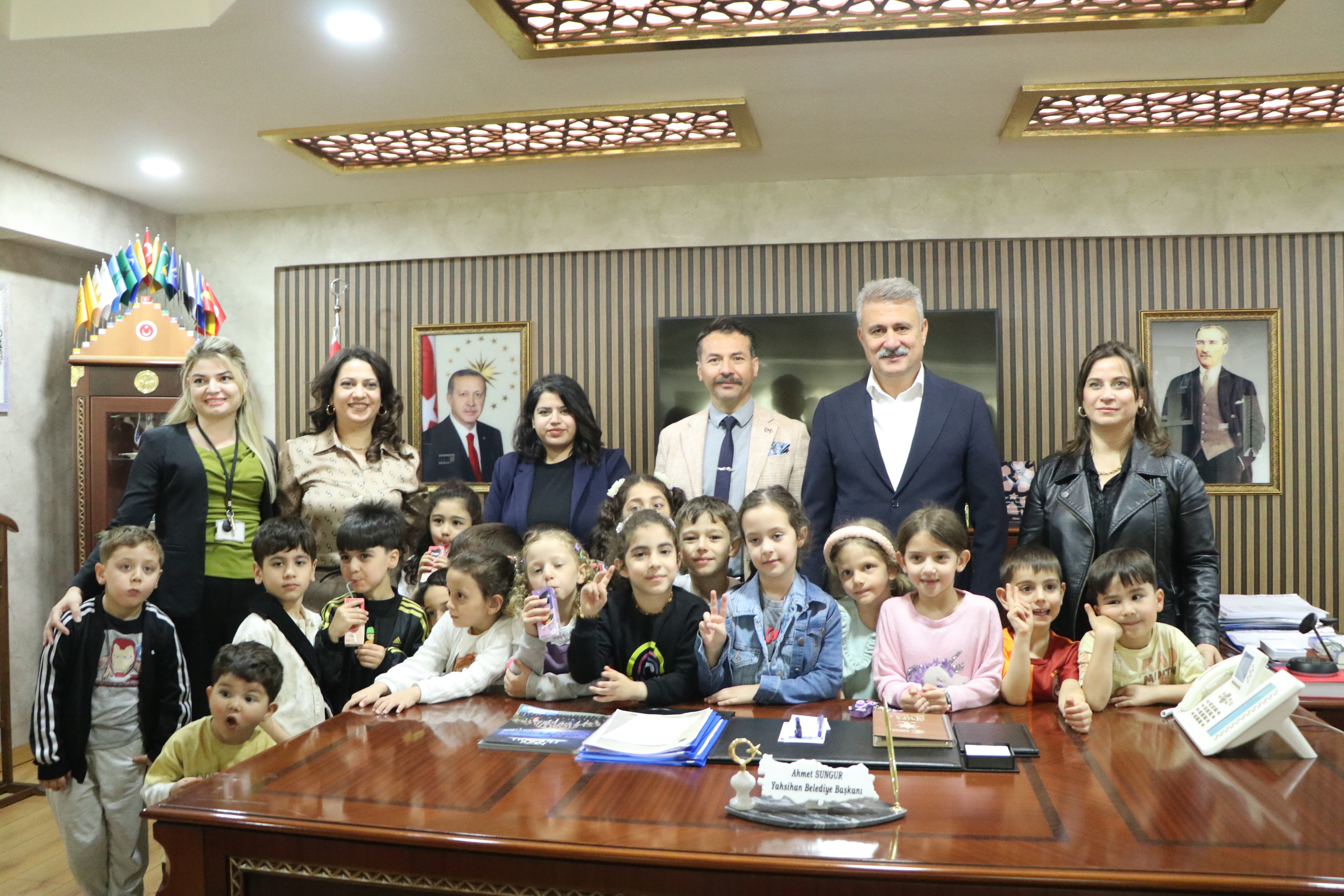 bahceseh-r-kolej-anaokulu-ogrenc-ler-beled-yem-ze-renk-katti